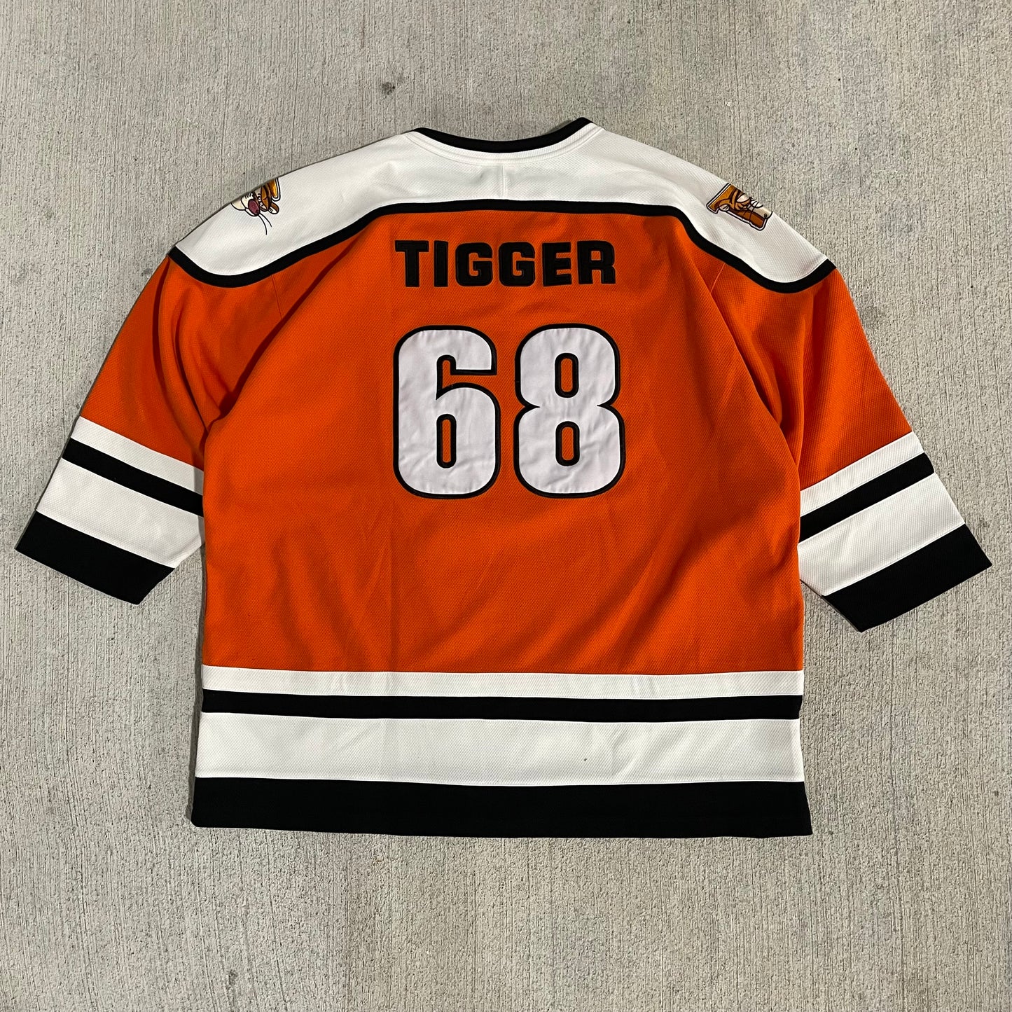 (XL) 00s Disney Tigger Hockey Jersey