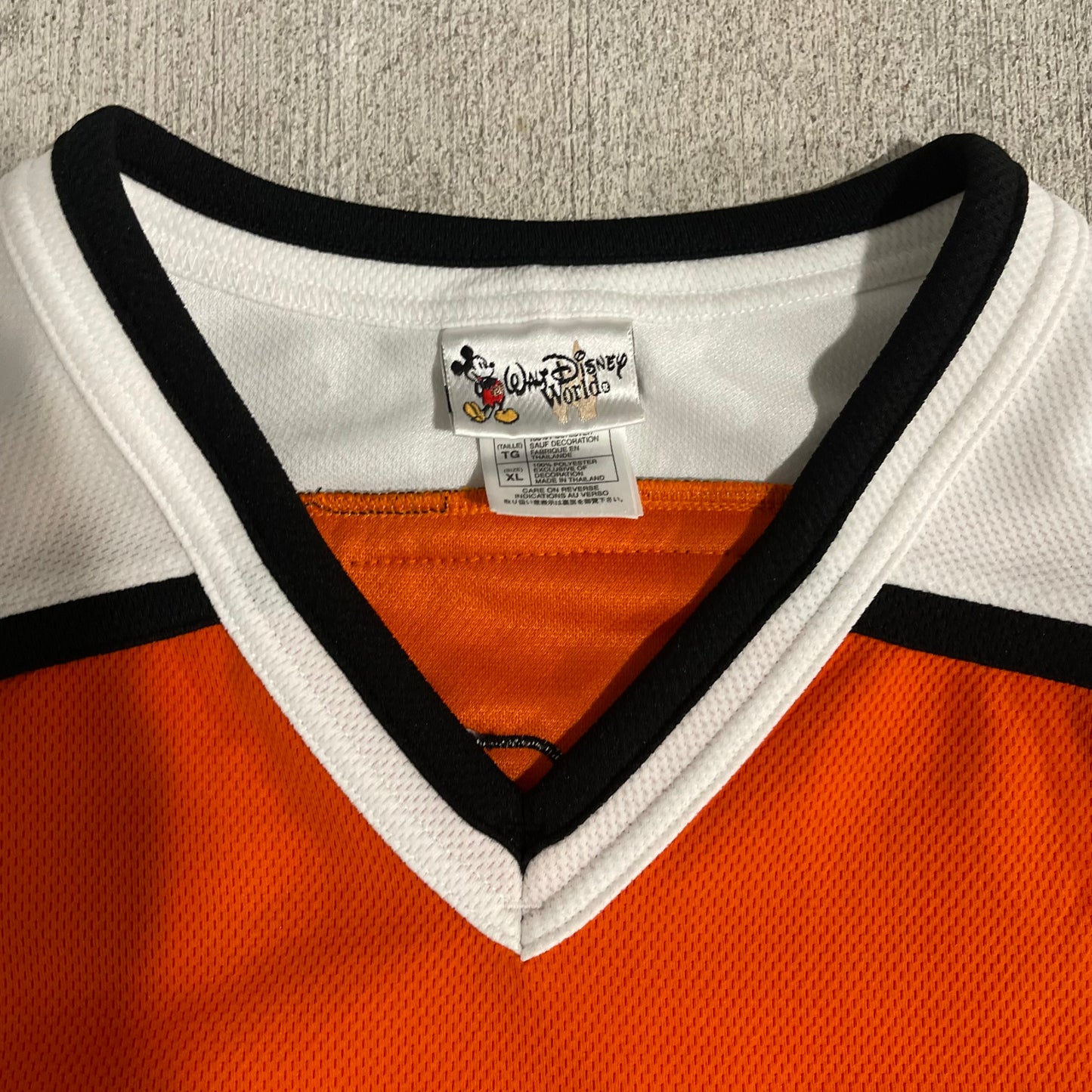 (XL) 00s Disney Tigger Hockey Jersey