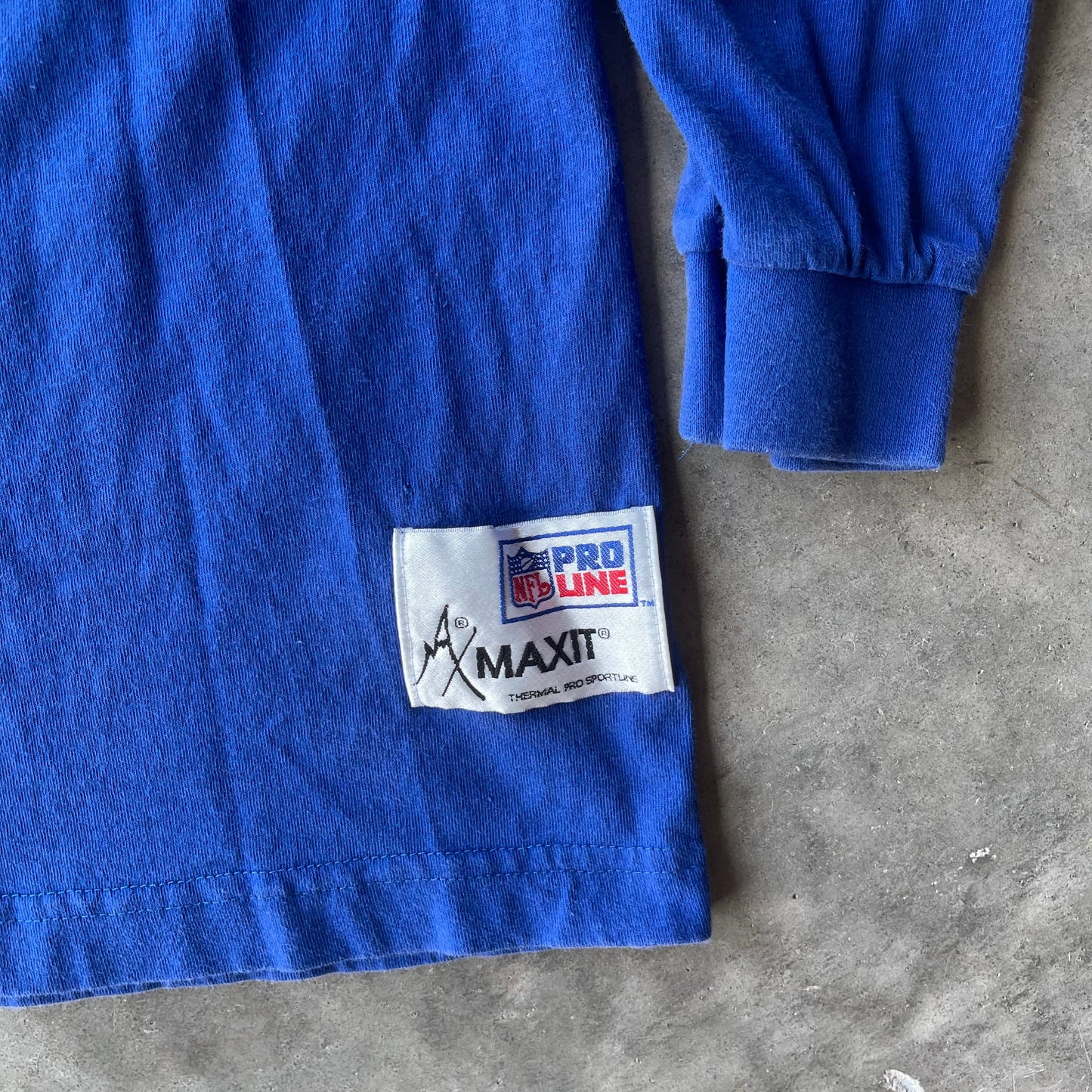 (L) 90s Buffalo Bills NFL Embroidered Mock Neck Sweater