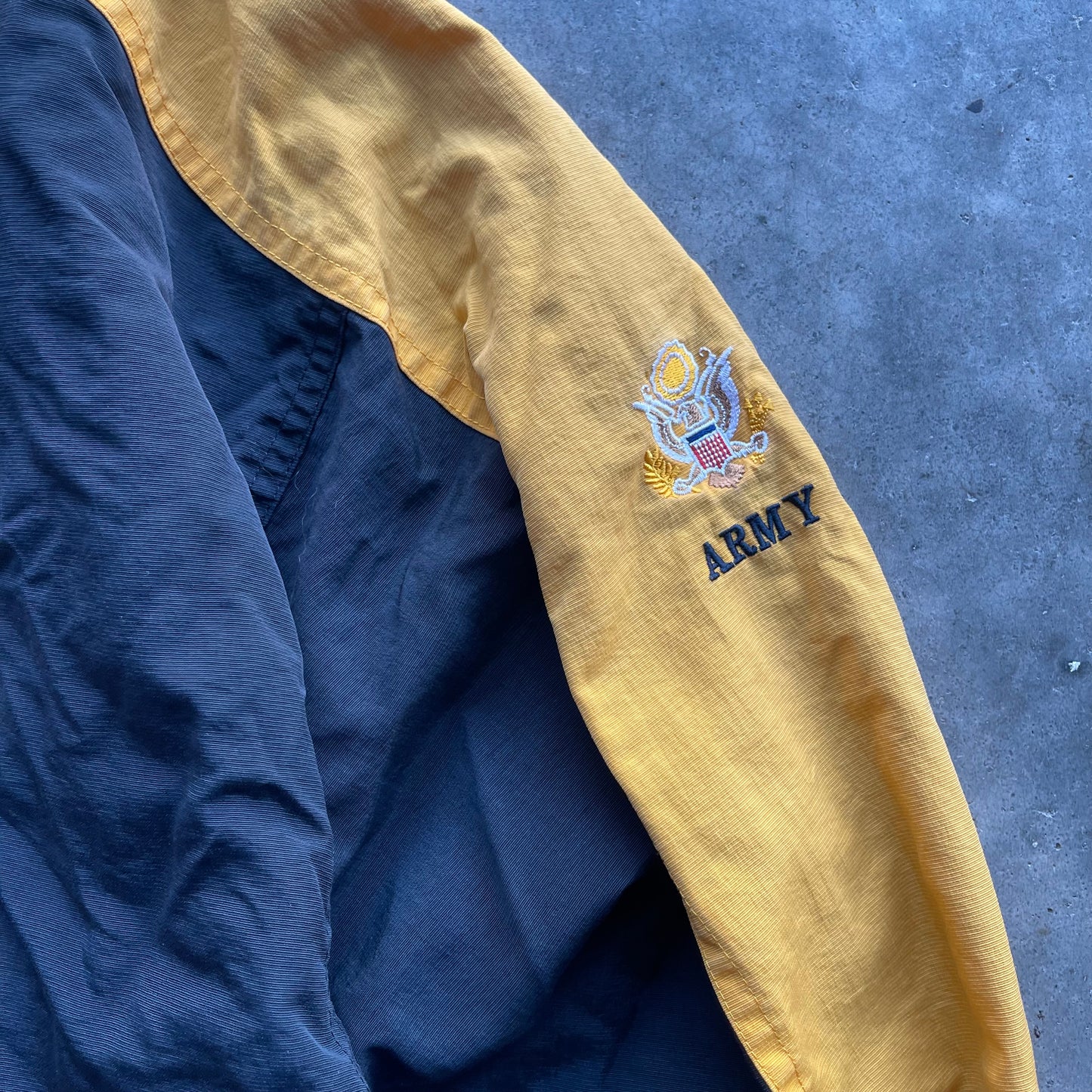 (L) Vintage Army Embroidered Pullover Windbreaker