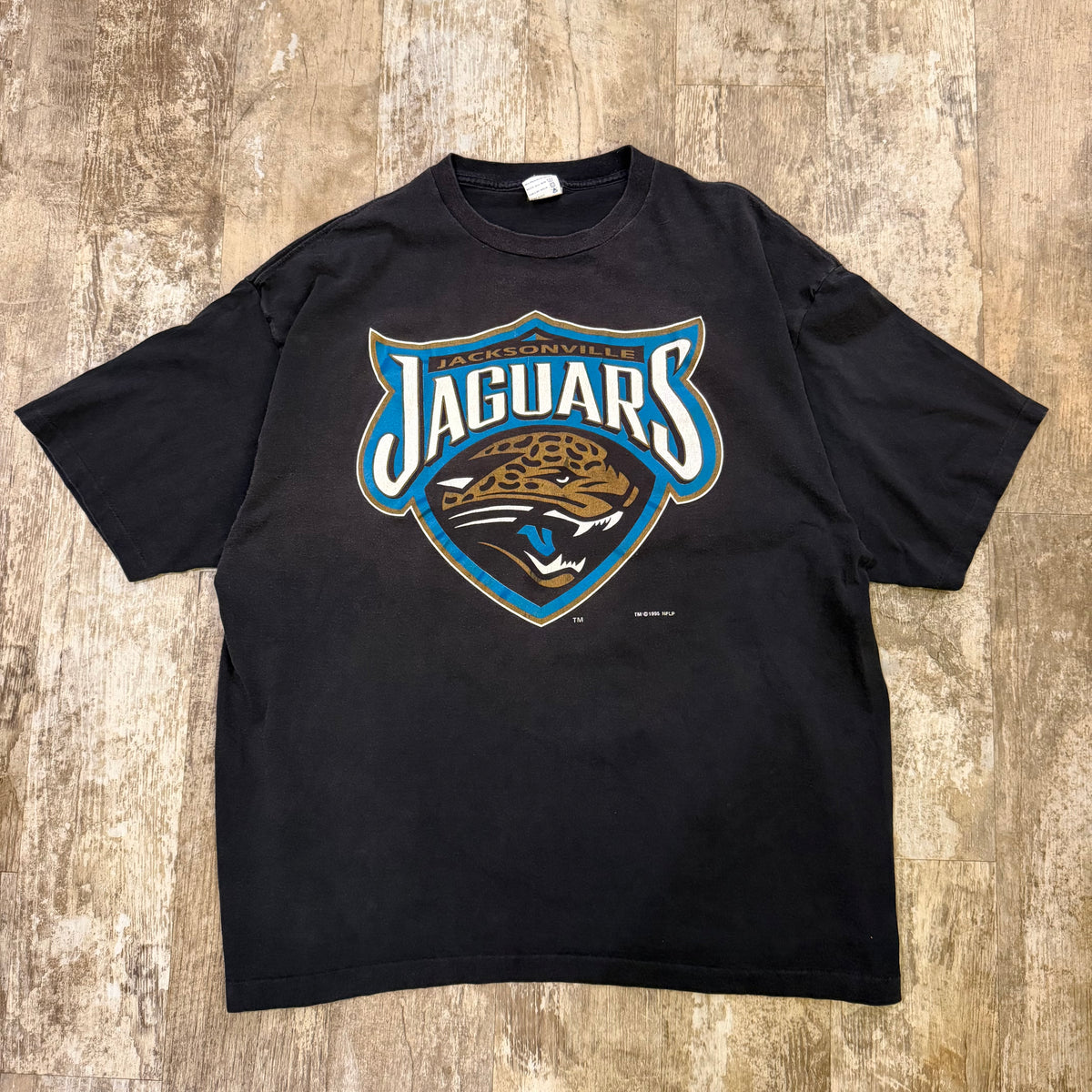 (2XL) Vintage 1995 Jacksonville Jaguars Graphic Shirt