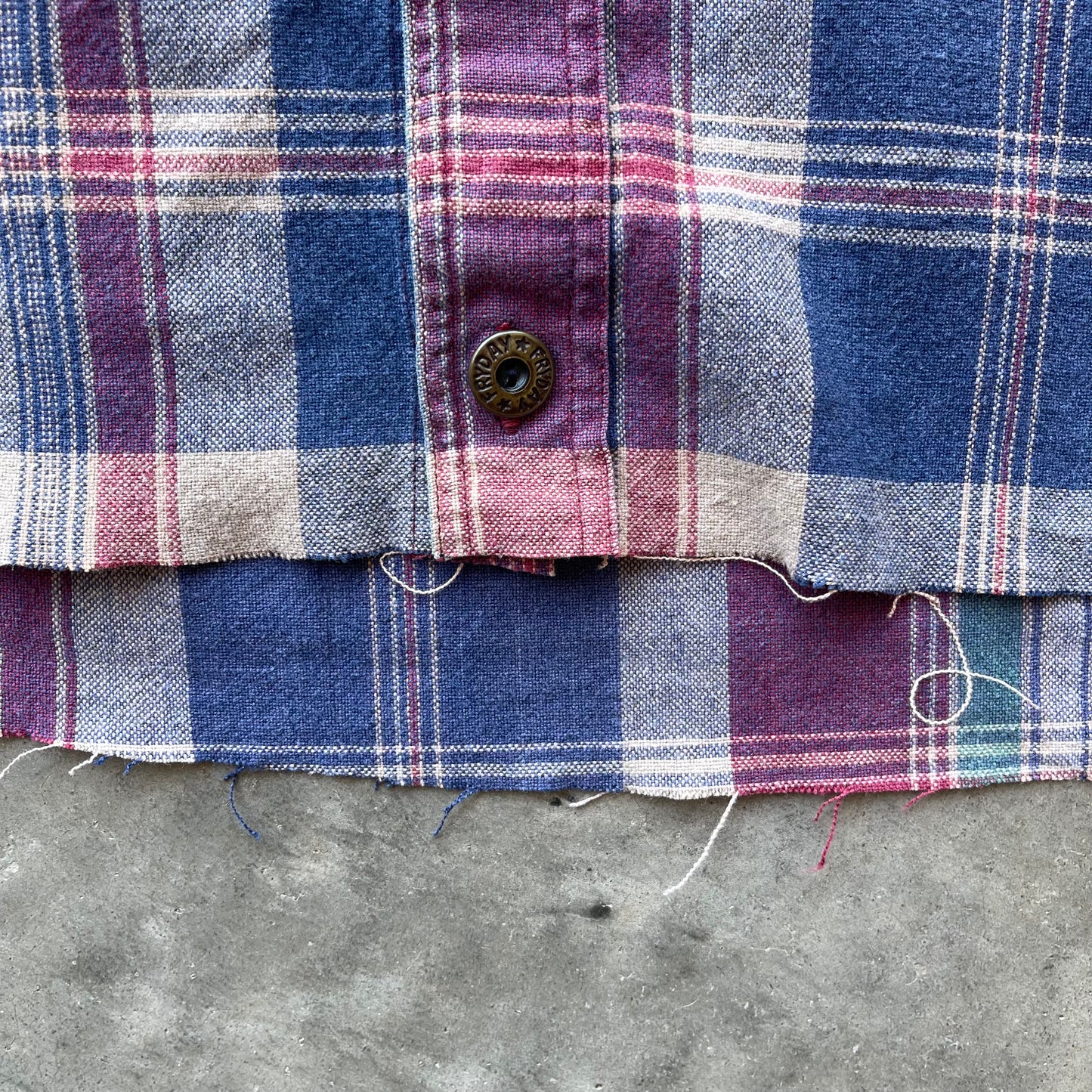 (XL) 90s Plaid Denim Collared Cropped Button Up Shirt