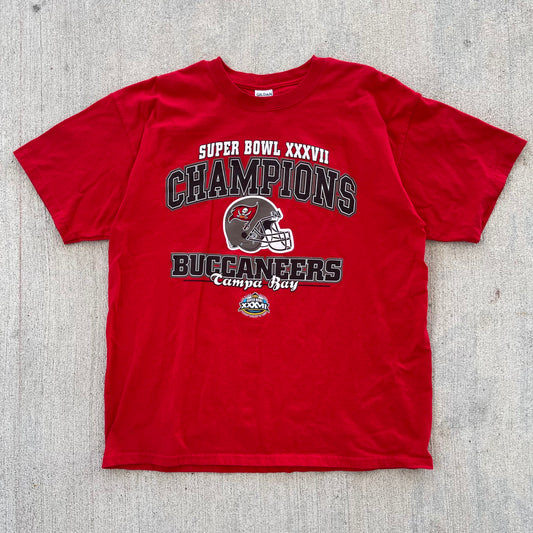 (L) '03 Tampa Bay Buccaneers Super Bowl Champions Tee