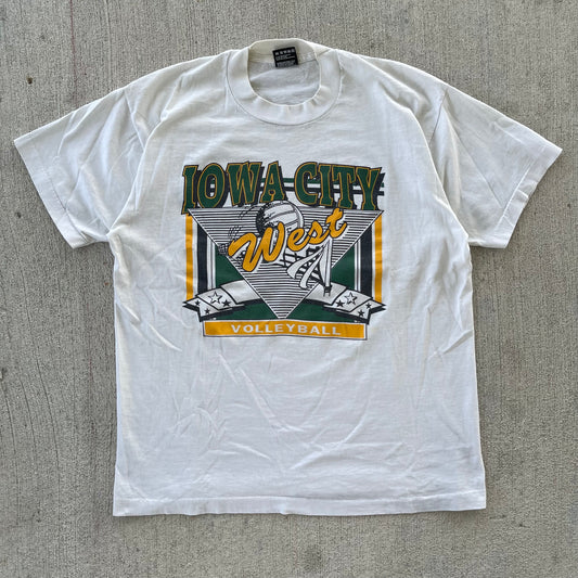 (S/M) 90s Iowa City Volleyball Tee