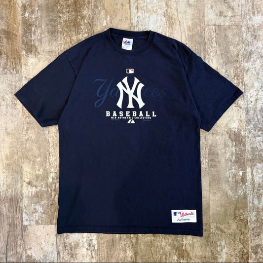 (L) Vintage 2006 New York Yankees MLB Shirt